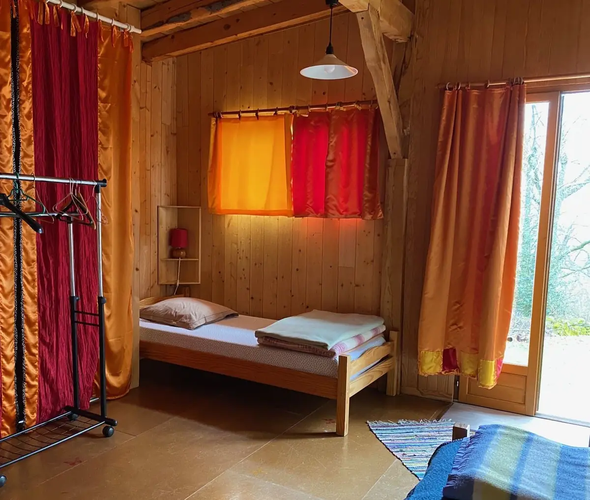 Une chambre du Bungalow, tout en bois
