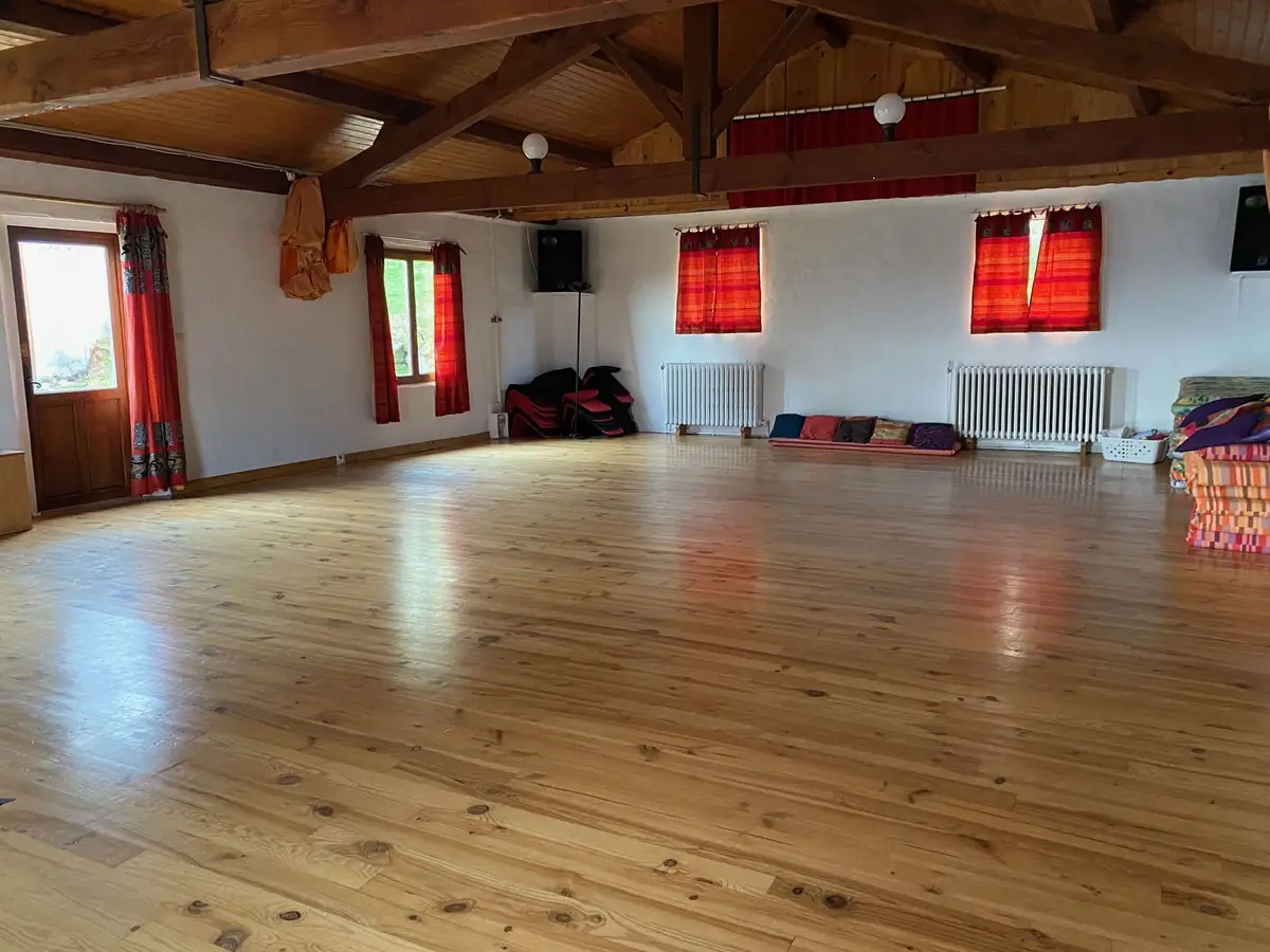 La Salle du Bas et son grand parquet